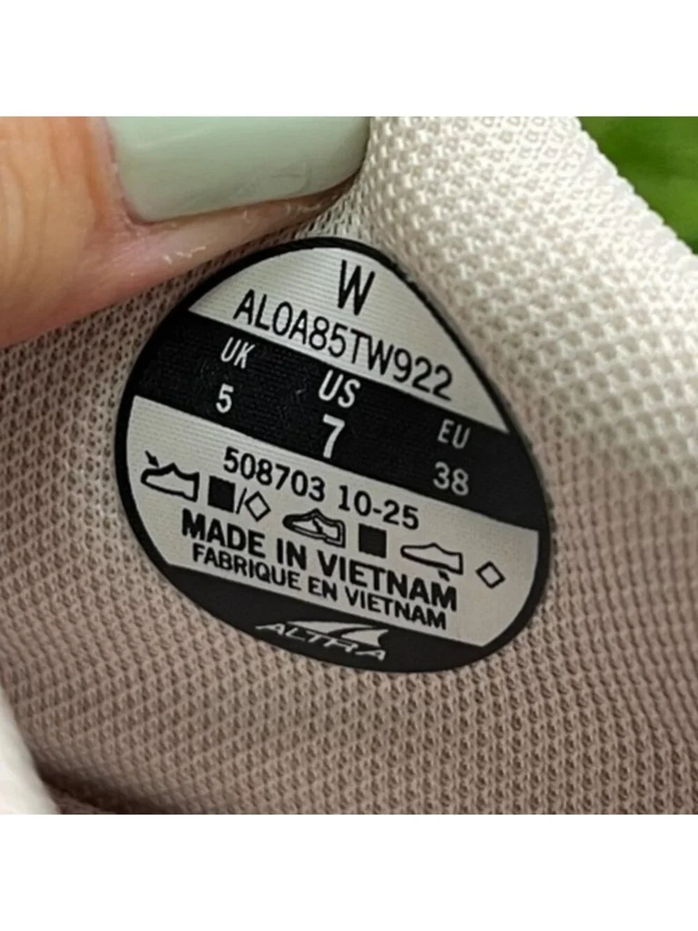 Altra FWD VIA 2 Womens Size 7 Beige Cream Athletic Road Running Shoes Sneakers